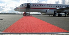 Choć podróż miała charakter roboczy, Komorowski witany był z należytymi honorami i splendorem.