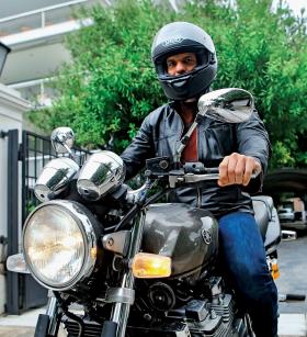 Janis Varufakis zyskał sławę ostrego krytyka polityki oszczędnościowej, prowadzonej wobec zadłużonych krajów strefy euro.