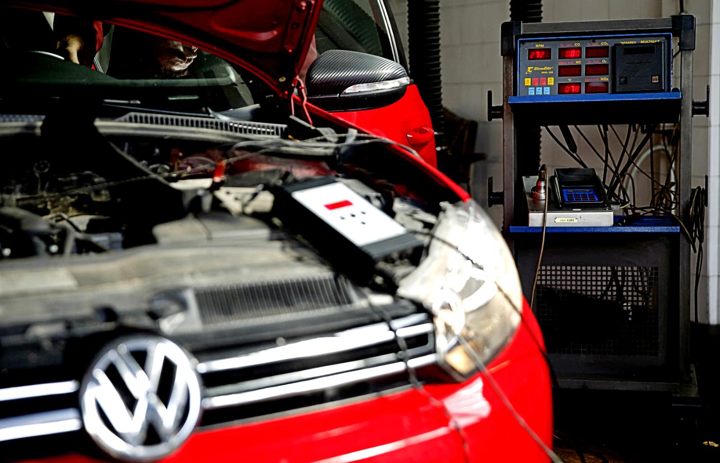 Samochód Volkswagena podczas testów w 2015 r.