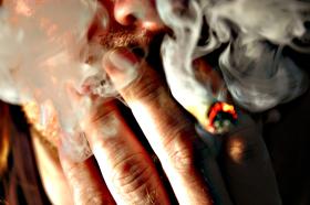 „W niektórych wypadkach marihuana zmniejsza ból lub obniża napięcie mięśniowe, łagodząc objawy niektórych chorób. Jeśli lekarz uzna, że marihuana może komuś pomóc, powinna być dostępna jak każde inne lekarstwo”.