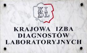 Konflikt genetyków medycznych z Krajową Izbą Diagnostów Laboratoryjnych stał się tematem publicznym.