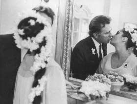 Elizabeth Taylor za mąż wychodziła osiem razy, w tym dwukrotnie za Richarda Burtona.