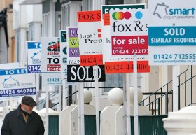 Ceny domów w USA dalej spadają, a poziom ubóstwa jest najwyższy od 1994r