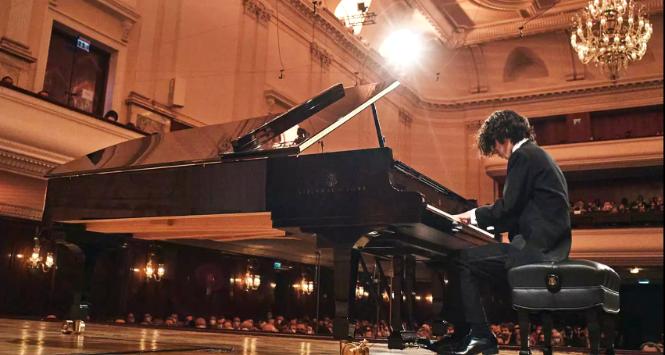 Jak słuchać Chopina? Kadr z filmu „Pianoforte”.