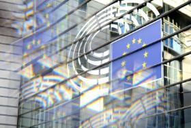 Unia żyje powtarzaną dziś na wszystkich salonach opowieścią o „powrocie rozszerzenia”.