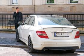 Patryk D. miał już zasądzony dożywotni zakaz prowadzenia pojazdów, gdy niedawno sąd dołożył mu 3-letni zakaz. Jak to rozumieć? I jak wyegzekwować?