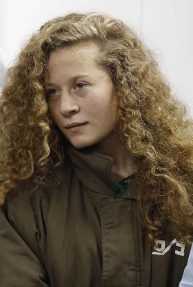 Gdyby Ahed była palestyńskim chłopcem z rodziny, o której żaden zagraniczny dziennikarz nigdy nie słyszał, zostałaby pobita i aresztowana na miejscu.