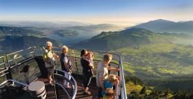 CabriO - pierwsza na świecie kolejka z otwartym tarasem i panoramą 360 stopni.