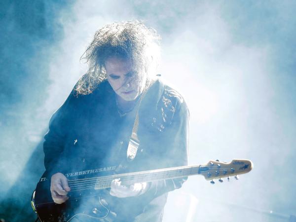 Robert Smith – wokalista i autor tekstów The Cure.