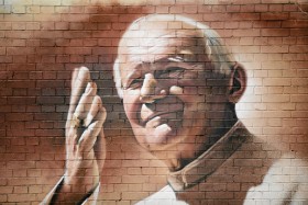 Graffiti przedstawiające papieża Jana Pawła II, autorstwa Jerzego Rojkowskiego.