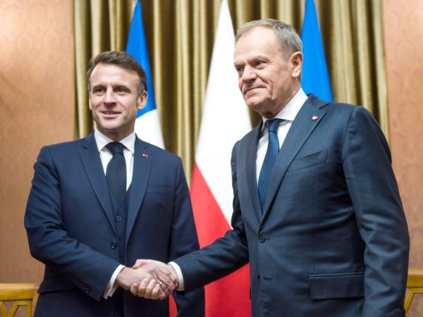Prezydent Francji Emmanuel Macron i polski premier Donald Tusk w Warszawie. Zdjęcie z 12 grudnia 2024 r.