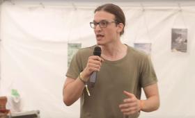 „Ojciec bardzo mnie wspiera. Ale nie jestem pewien, czy rozumie, czym się zajmuję”.