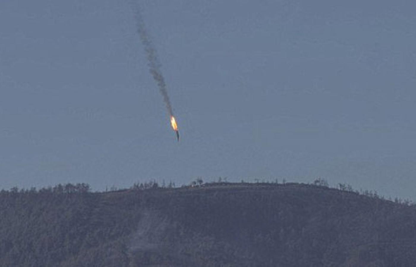 Rankiem 24 listopada rosyjski bombowiec Su-24 rozbił się na północy Syrii, zestrzelony prawdopodobnie przez turecki myśliwiec F-16.