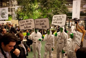 Aktywiści jednej z organizacji ekologicznych przed obradami szczytu