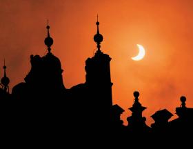 Częściowe zaćmienie Słońca nad Krakowem obserwowane 4 stycznia 2011 r.