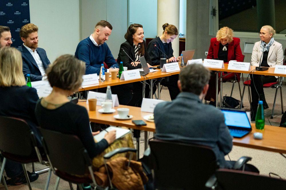 Wdrażanie dyrektywy AAQD w Polsce