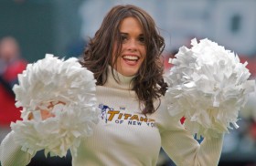 W Ameryce funkcja zwykłej fanki sportu została przecież rozwinięta w poważną profesję cheerleaderki.