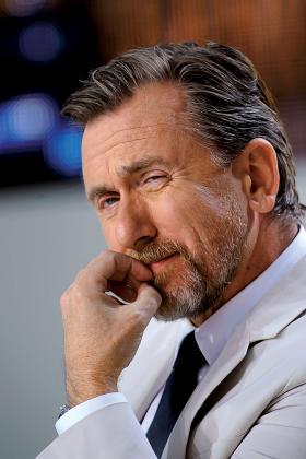 Tim Roth (ur. 1961 r.) – brytyjski aktor o irlandzkich korzeniach. Debiutował na ekranie na początku lat 80.