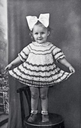 Jadwiga Łukasik powstanie przetrwała na Woli jako 8-letnie dziecko; na fotografii – w chwili wybuchu wojny miała 3 lata.