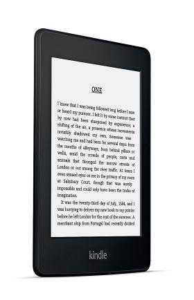 Kindle Paperwhite. Dostęp do największej na świecie księgarni z elektronicznymi książkami na najlepszym e-czytniku. Po pewnym czasie  w głowie kołacze tylko jedno pytanie: kiedy to wszystko przeczytać? kindle.amazon.com; Cena: od 450 zł.