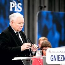 Jarosław Kaczyński na spotkaniu z aktywem partii w Gnieźnie