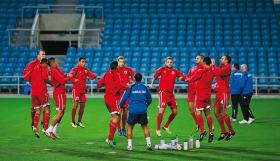 Reprezentacja Gibraltaru podczas treningu.