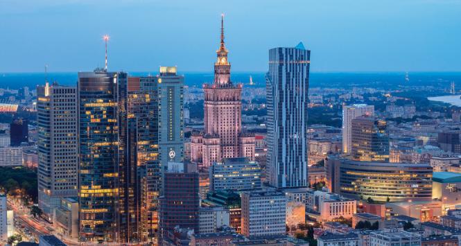 Luksusowy apartamentowiec. W sercu Warszawy stanęła inwestycja BBI Development – Złota 44. Ma najwyższej klasy wystrój, systemy inteligentnego domu, ekskluzywną przestrzeń rekreacyjno-biznesową.