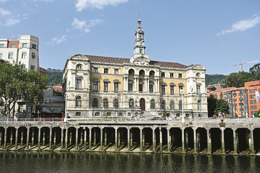 Ratusz w Bilbao – mieszanka stylów z końca XIX wieku.