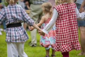 Szwedki, podobnie jak inne Europejki, decydują się na macierzyństwo coraz później i przez to mają mniej dzieci.
