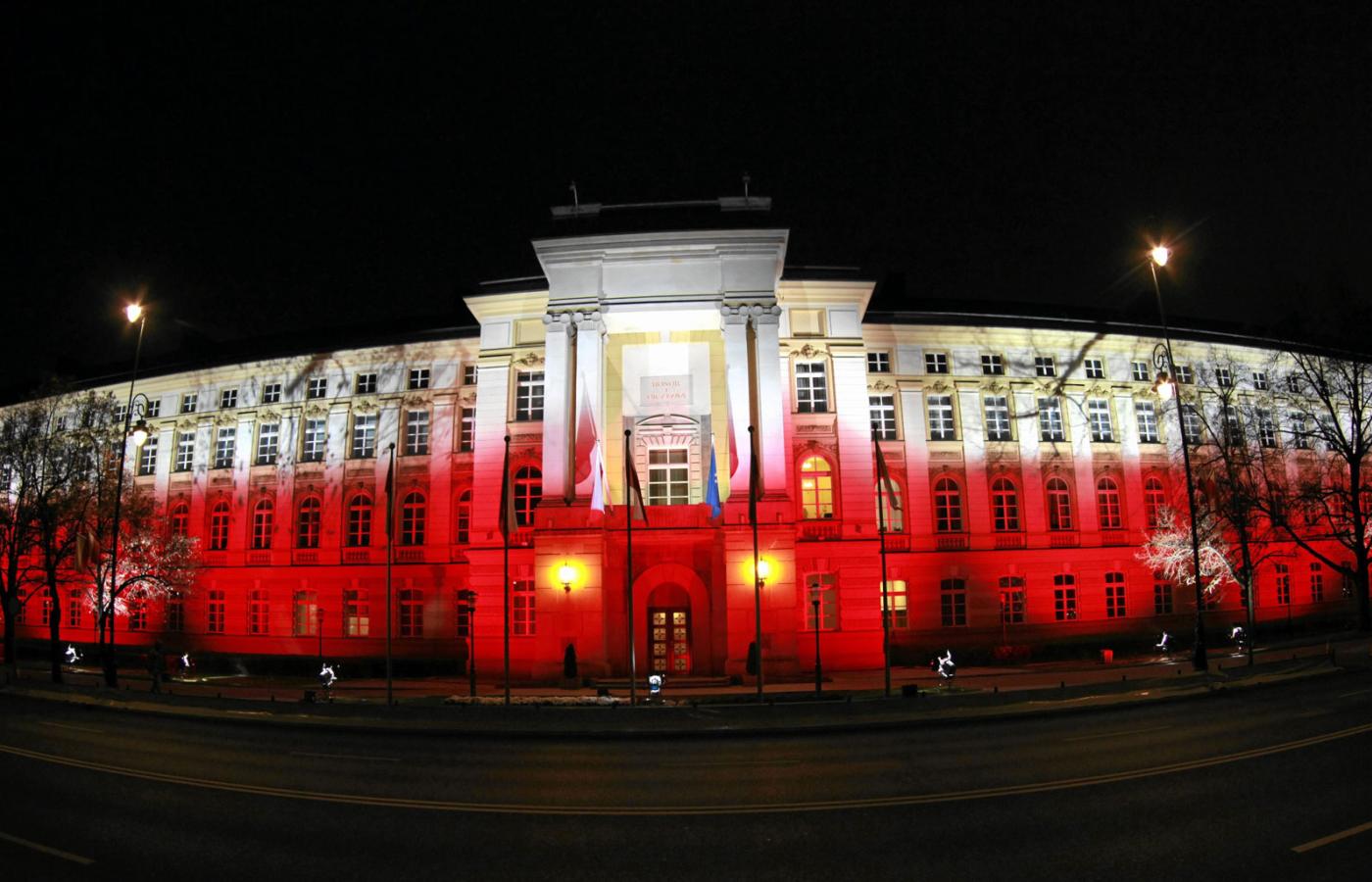 Kancelaria Prezesa Rady Ministrów - główny ośrodek władzy w Polsce.