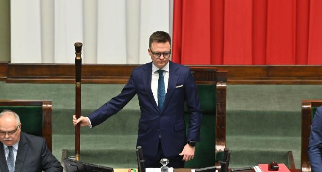Marszałek Szymon Hołownia otwiera 3. posiedzenie Sejmu, na którym uchwalony został projekt ustawy budżetowej na rok 2024.