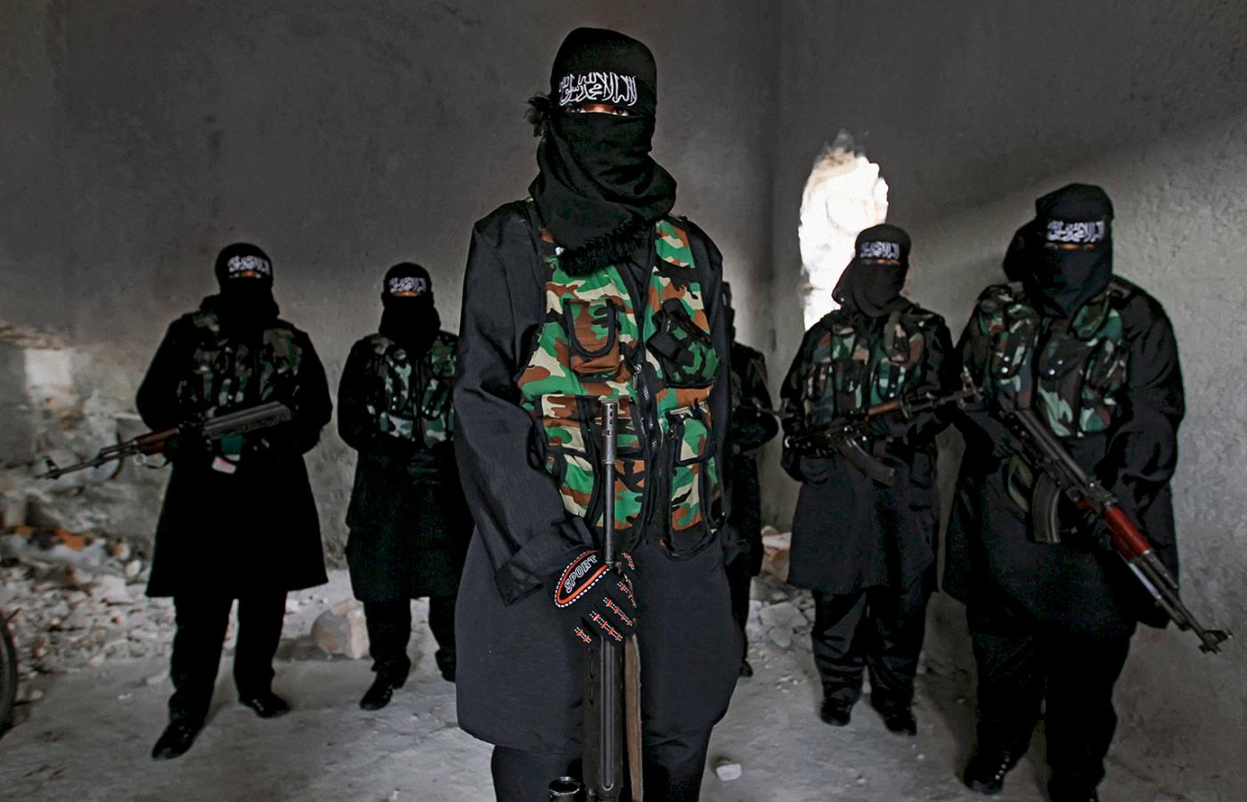 Żołnierki z kobiecego plutonu wchodzącego w skład Sawt al-Haq, rebelianckiego oddziału, który walczy w okolicach Aleppo.