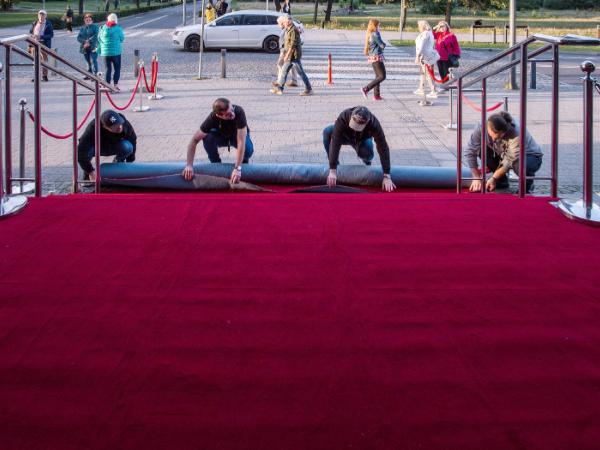 Czerwony dywan festiwalowy