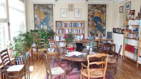 Siła przyciągania tego miejsca jest na tyle duża, że siedziba „Kultury” stała się jedną z atrakcji turystycznych „polskiego” Paryża.