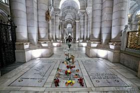 Krypta w madryckiej katedrze, gdzie od roku spoczywa Carmen.