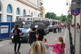 Wozy policyjne w okolicach pl. Zamkowego