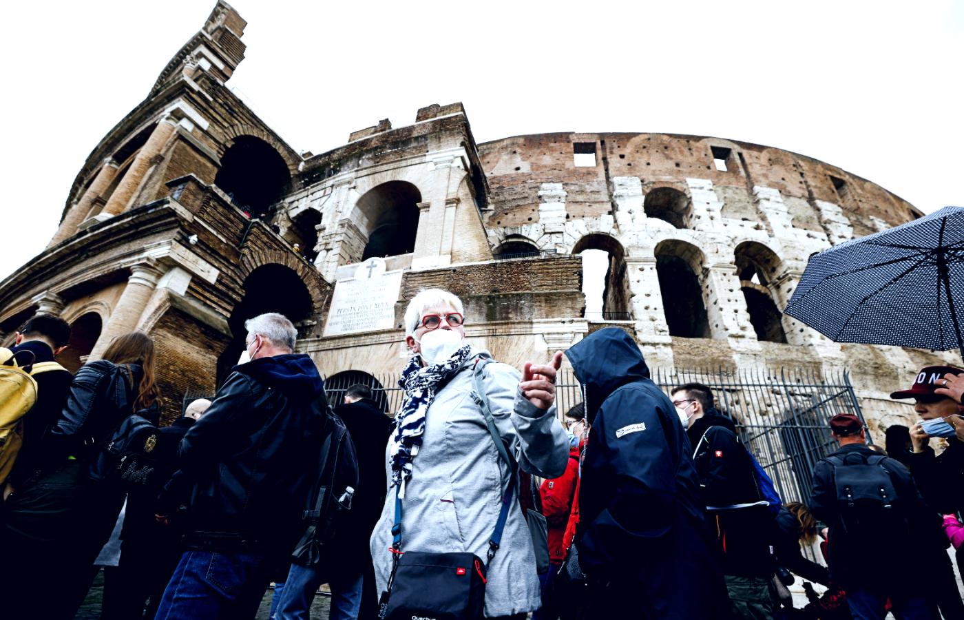 Włochy zniosły część restrykcji covidowych. Na zdjęciu Rzym, 1 kwietnia 2022 r.