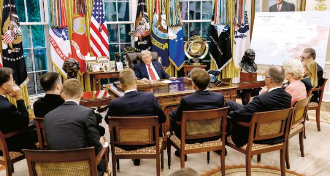 Lojalność i ślepe posłuszeństwo stają się ważniejsze niż kompetencje. Nie tylko w gabinecie Donalda Trumpa, ale i w całym państwie.