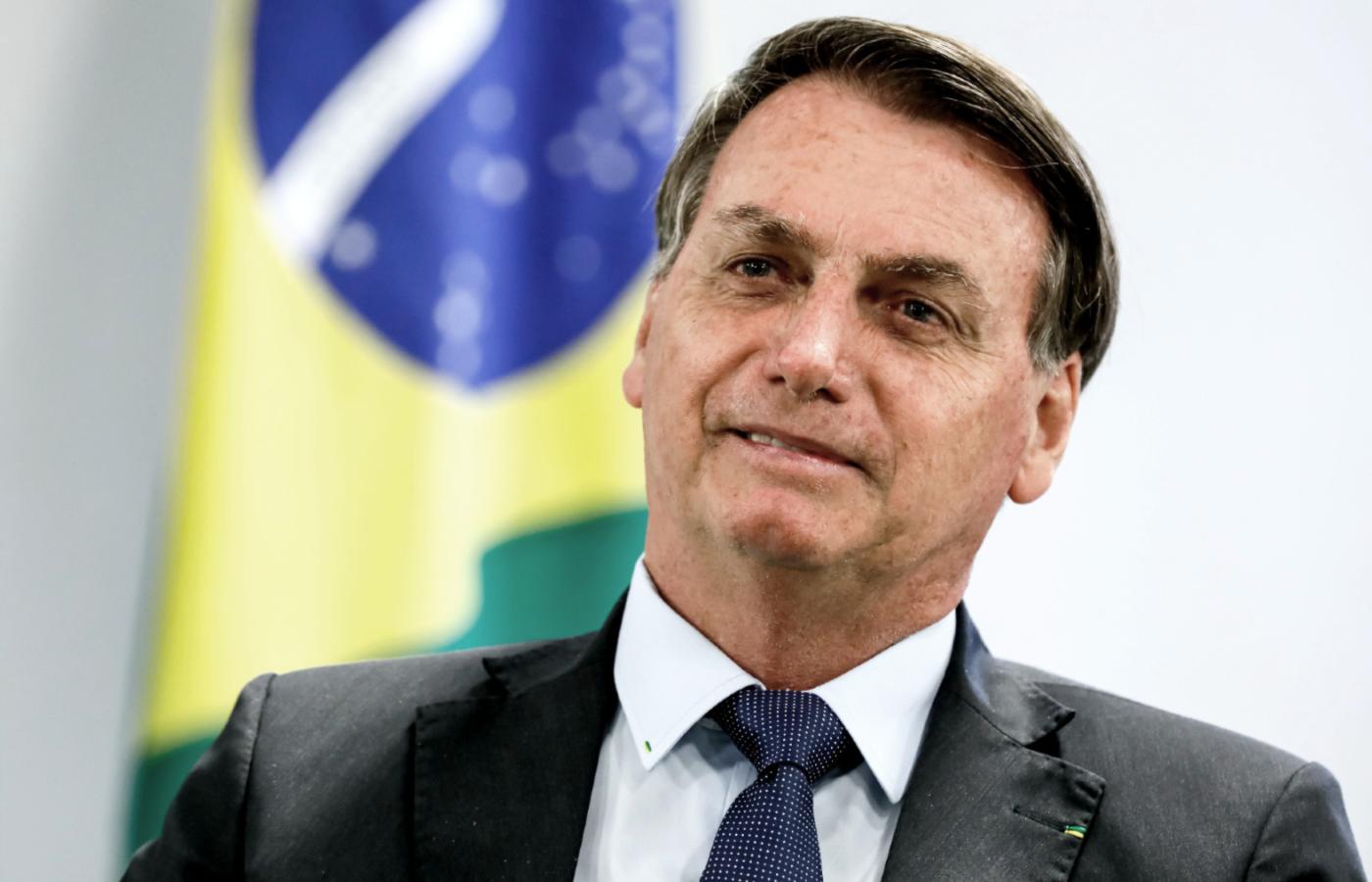 Jair Bolsonaro, używając prezydenckiego prawa weta, ograniczył obowiązek noszenia masek ochronnych w przestrzeni publicznej.