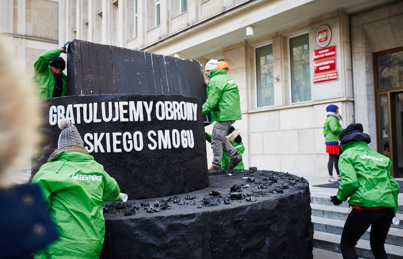 Greenpeace gratuluje ministrowi energii skutecznego sabotażu walki ze smogiem.