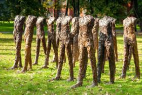 „Caminando” Magdaleny Abakanowicz