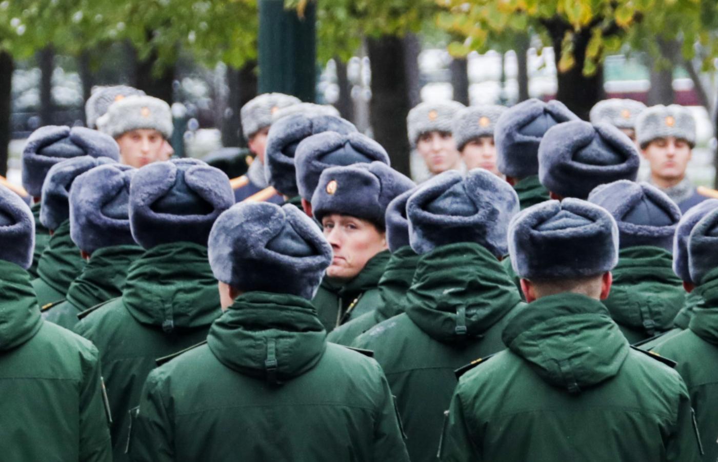 Rosyjscy żołnierze na Placu Czerwonym w Moskwie, 27 października 2023 r.