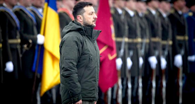 Zełenski zapowiedział, że nie podpisze porozumienia pokojowego, jeśli zostanie uzgodnione bez udziału Ukrainy. Na linii Waszyngton–Kijów zaczęło narastać napięcie.