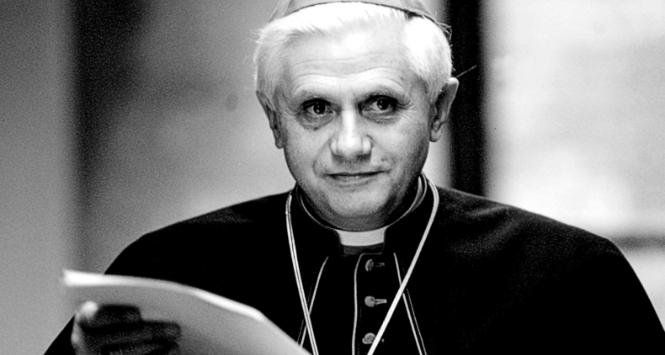 Kard. Józef Ratzinger w 2004 r.