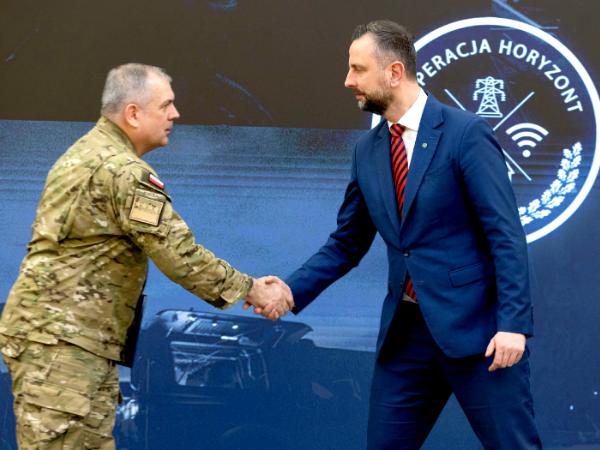 Konferencja prasowa Ministra Marcina Kierwińskiego, Władysława Kosiniaka-Kamysza i generała Wiesława Kukuły, 19 listopada 2025 r.