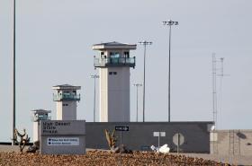 Rocznie przez amerykański system penitencjarny przewija się co najmniej 13 mln ludzi. Na fot. więzienie stanowe w Nevadzie.