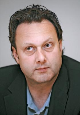 Dr Viktor Mravcík od 2002 r. kieruje czeskim Narodowym Centrum Monitorowania Narkomanii. Z wykształcenia jest lekarzem.
