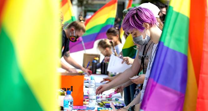 Akcja „Tęczowi pogromcy mitów” skierowana do mieszkańców „stref wolnych od LGBT”. Świdnik, sierpień 2020 r.