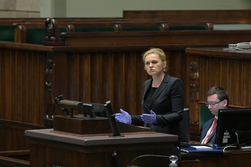 Barbara Nowacka w trakcie debaty nad ustawą o zaostrzeniu przepisów antyaborcyjnych