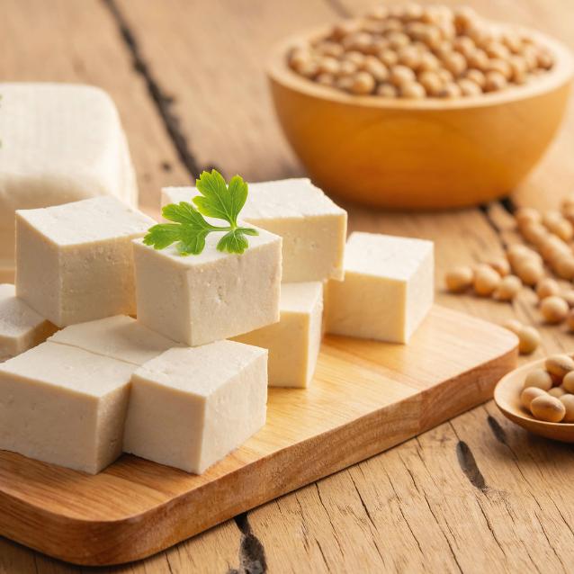 Tofu to produkt sojowy pozbawiony cholesterolu.